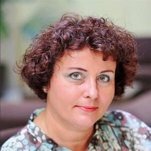 Dr. Dobos Márta