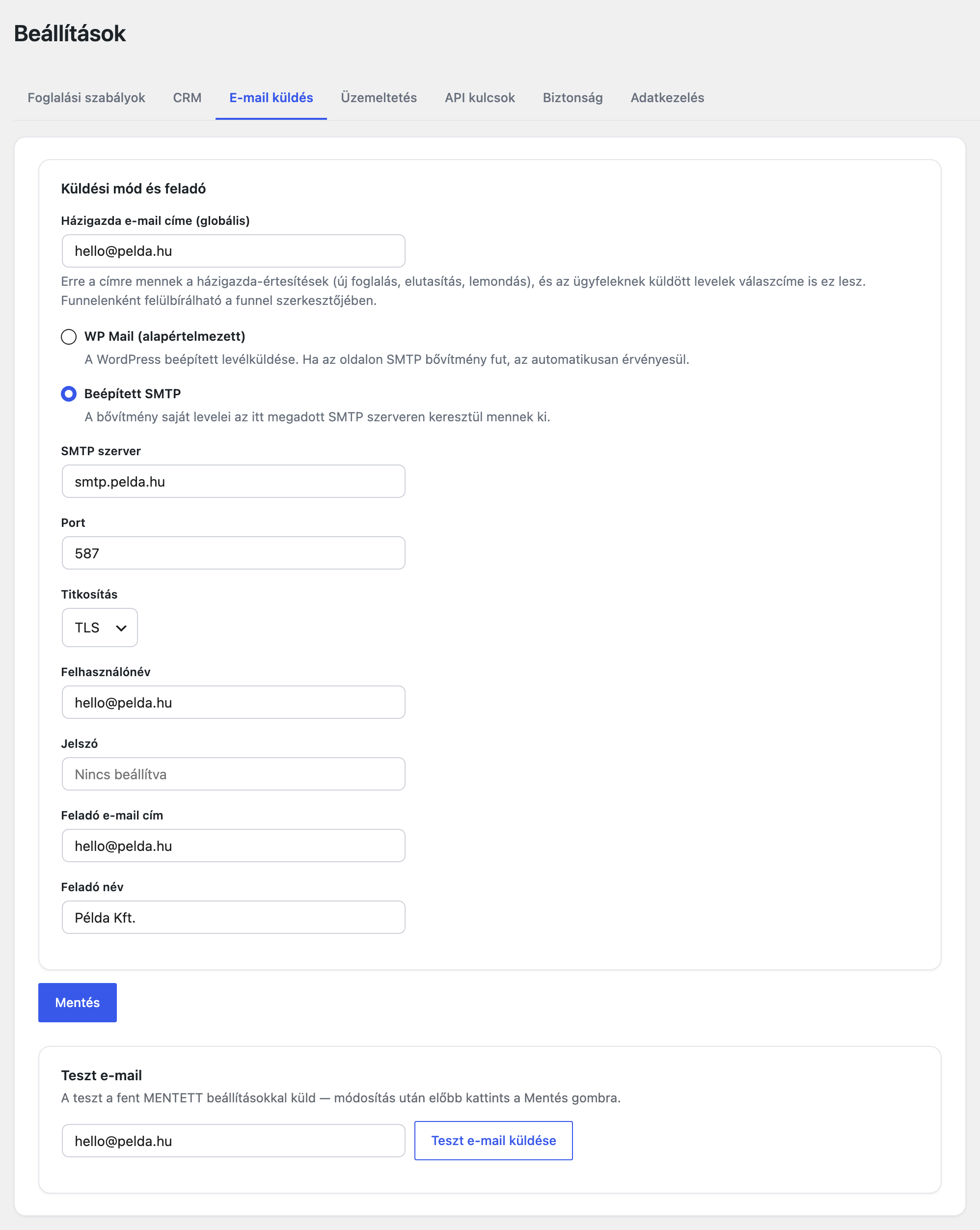 Az E-mail küldés fül beépített SMTP-vel és a teszt e-mail dobozzal